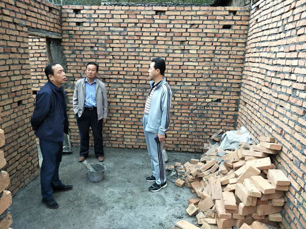 隴運集團公司黨委書記、董事長李寅祥同志深入琵琶鎮(zhèn)寧強村開展幫扶工作