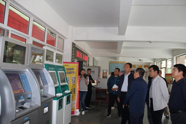 市安委辦主任、安監(jiān)局局長李永宏一行到隴運(yùn)集團(tuán)公司檢查指導(dǎo)工作