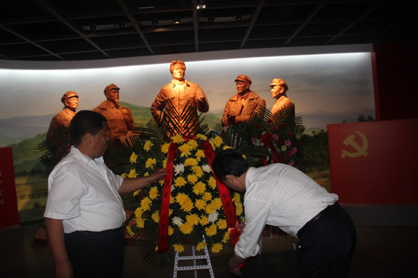 隴運(yùn)集團(tuán)公司黨委開展“不忘初心、牢記使命”紀(jì)念建黨98周年主題黨日活動(dòng)